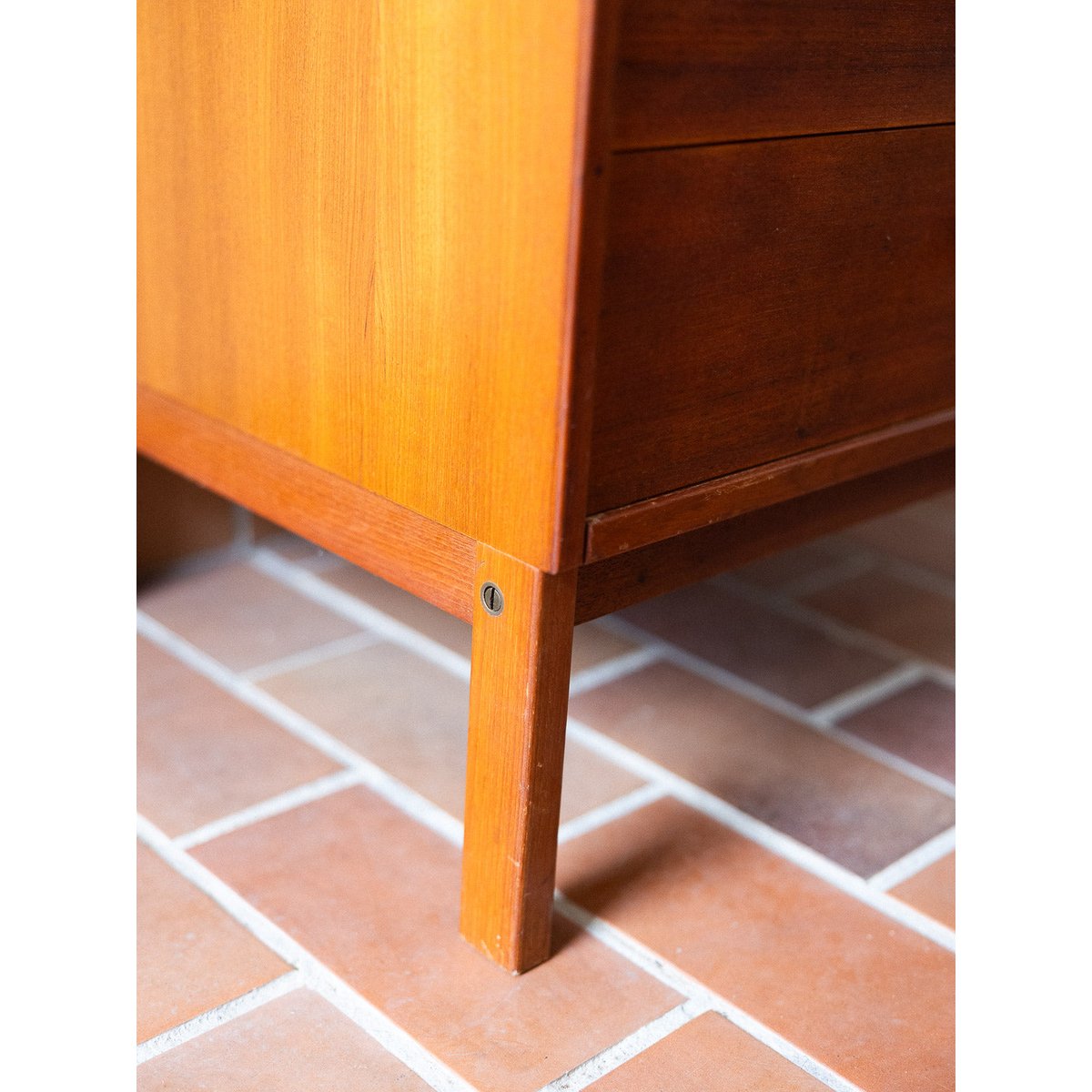 Petite commode bois Olga N°1059 - Bon état bois foncé, DEBONGOUT