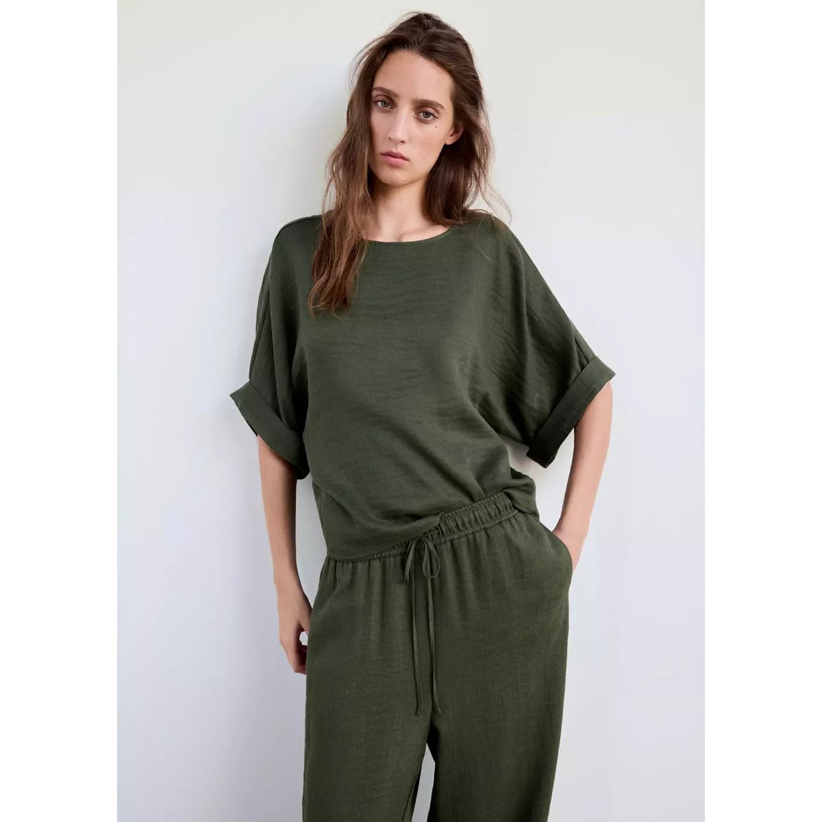 Pantalon fluide texturé vert, MANGO