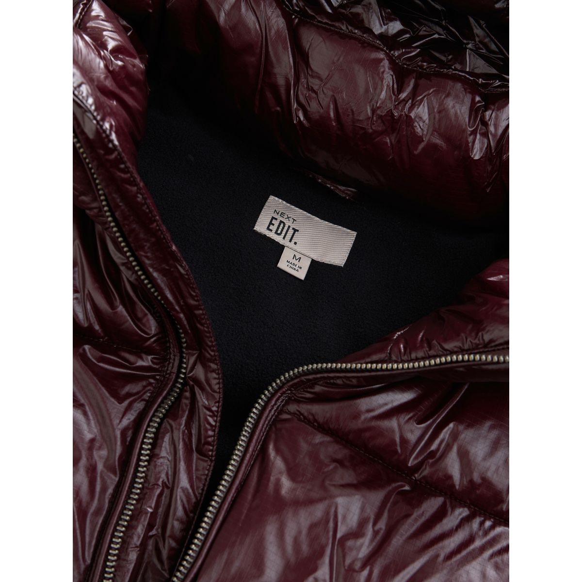Doudoune à capuche ultra-brillante edit rouge bordeaux, NEXT