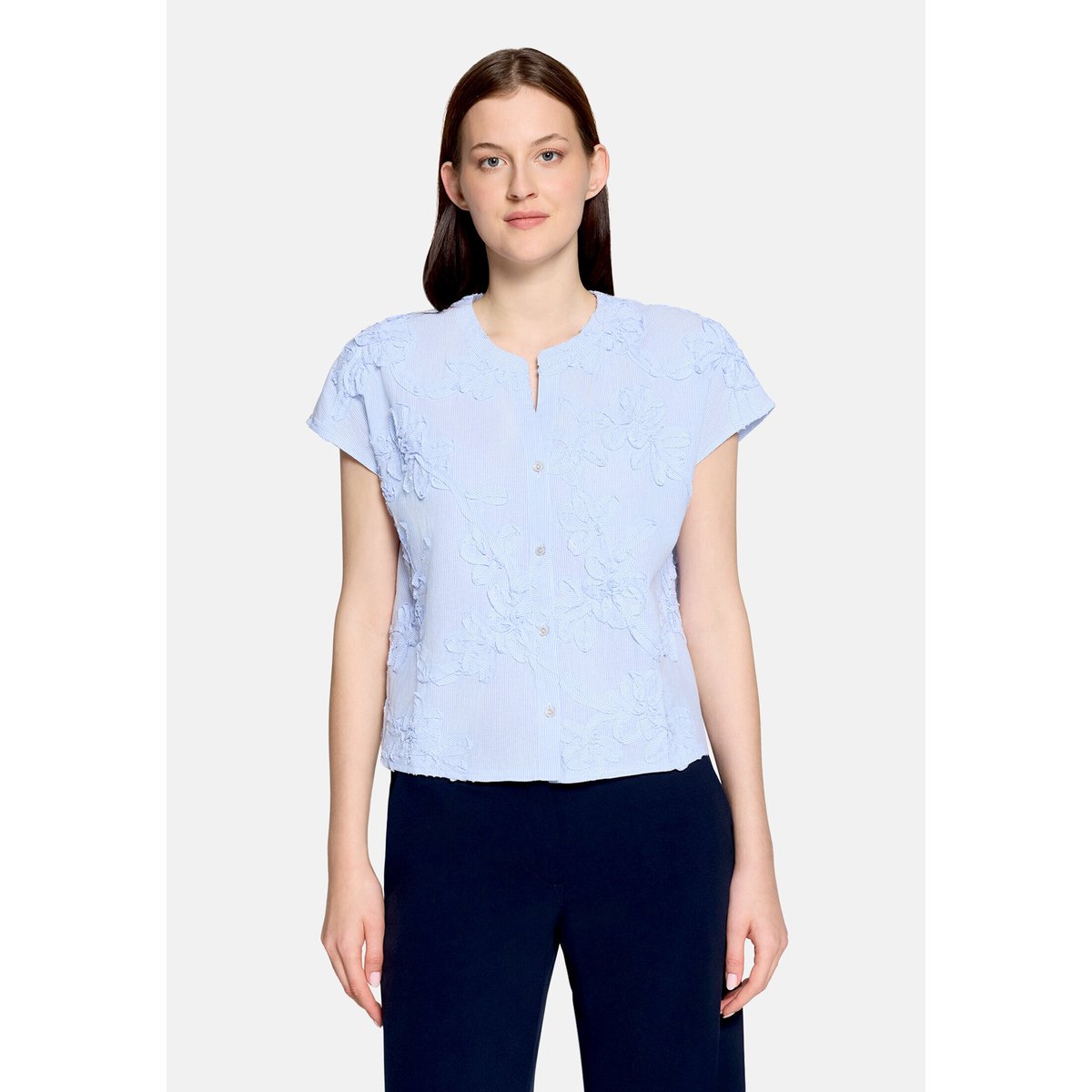 Chemisier à broderies blanc/bleu, BETTY & CO