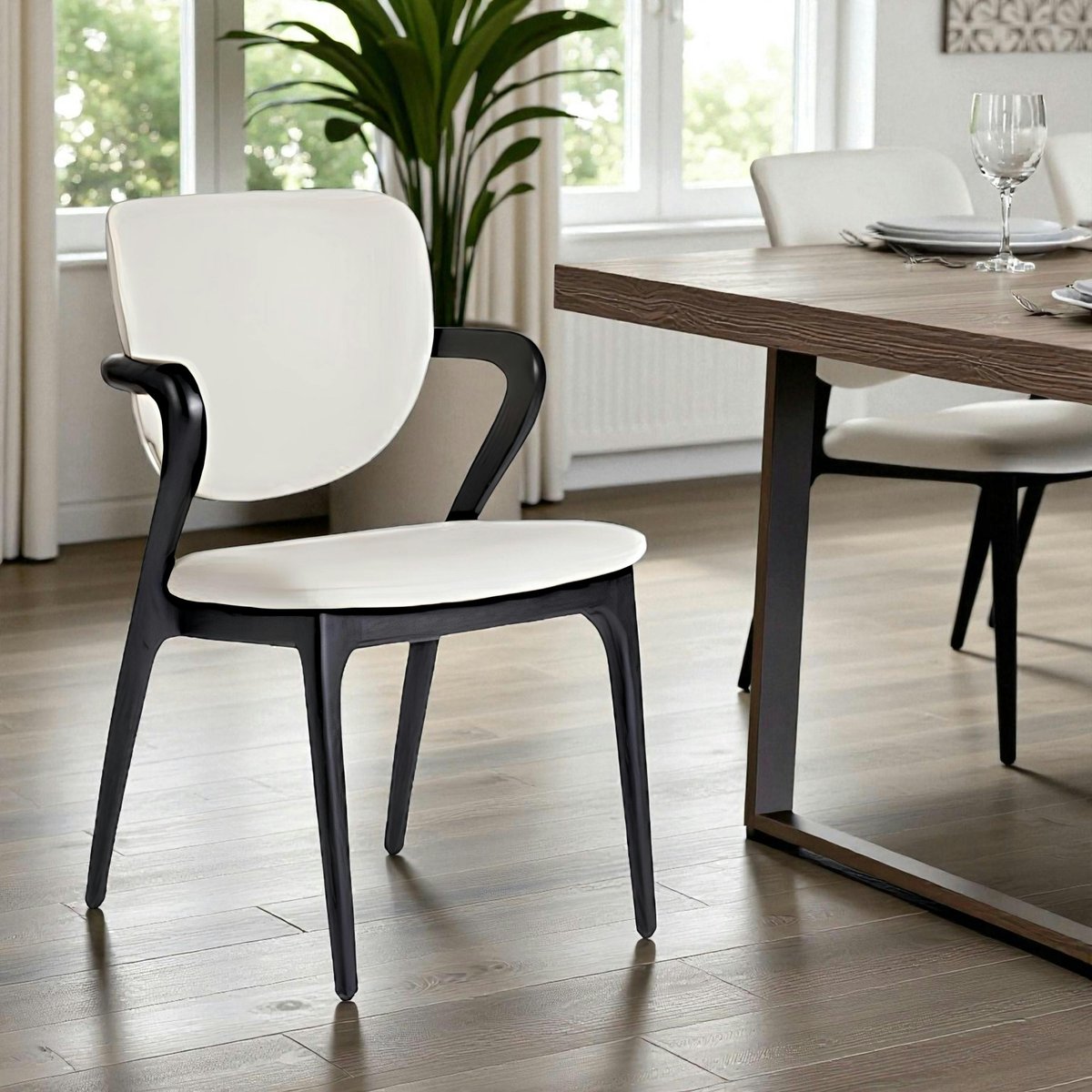 Chaise en cuir avec accoudoirs ALDER gris clair - noir, PIER IMPORT