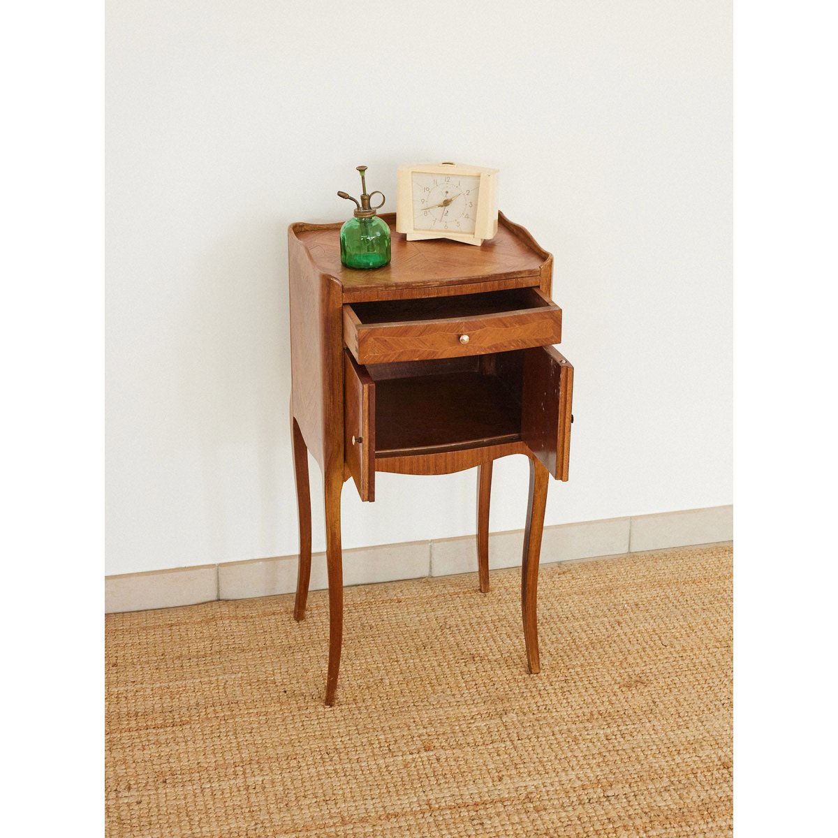 Table de chevet en bois Odile N°1622 - Bon état bois clair, DEBONGOUT