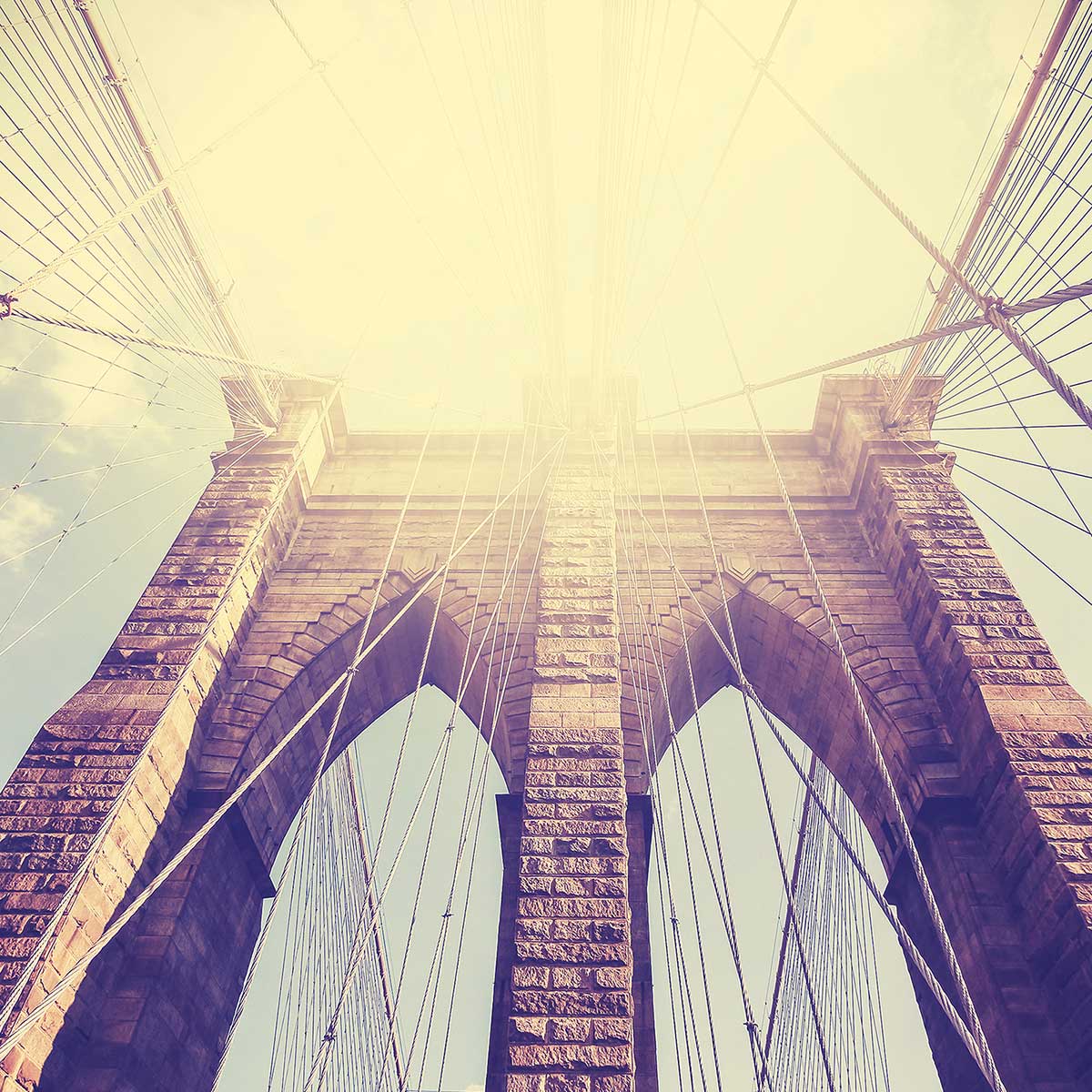 Affiche photo sunshine sur brooklyn affiche + cadre en bois - noir, HEXOA