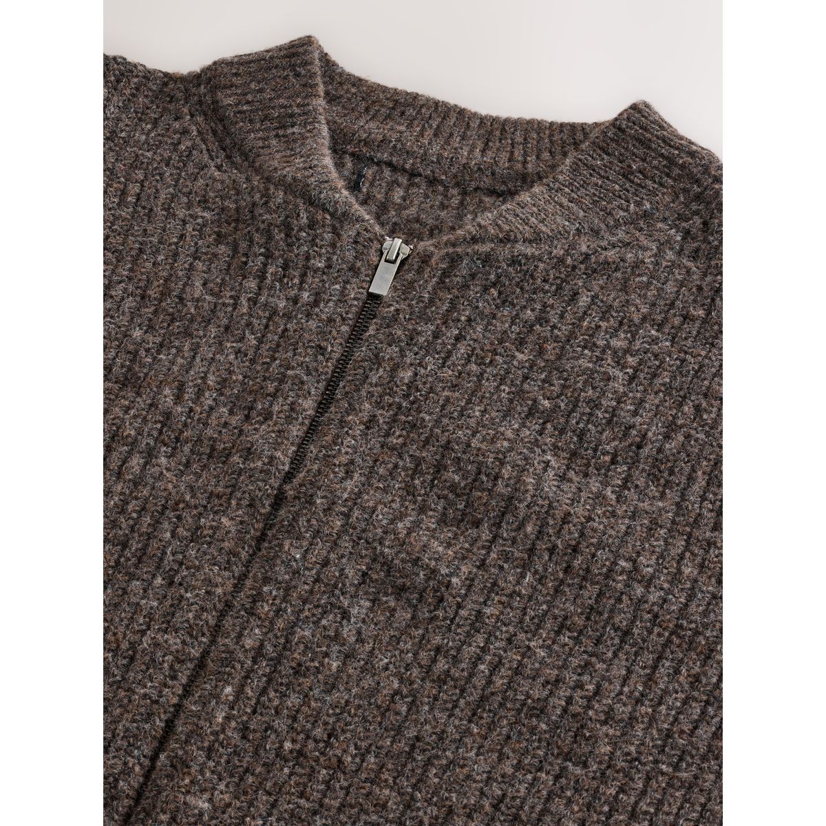 Cardigan zippé côtelé décontractée en laine marron, NEXT