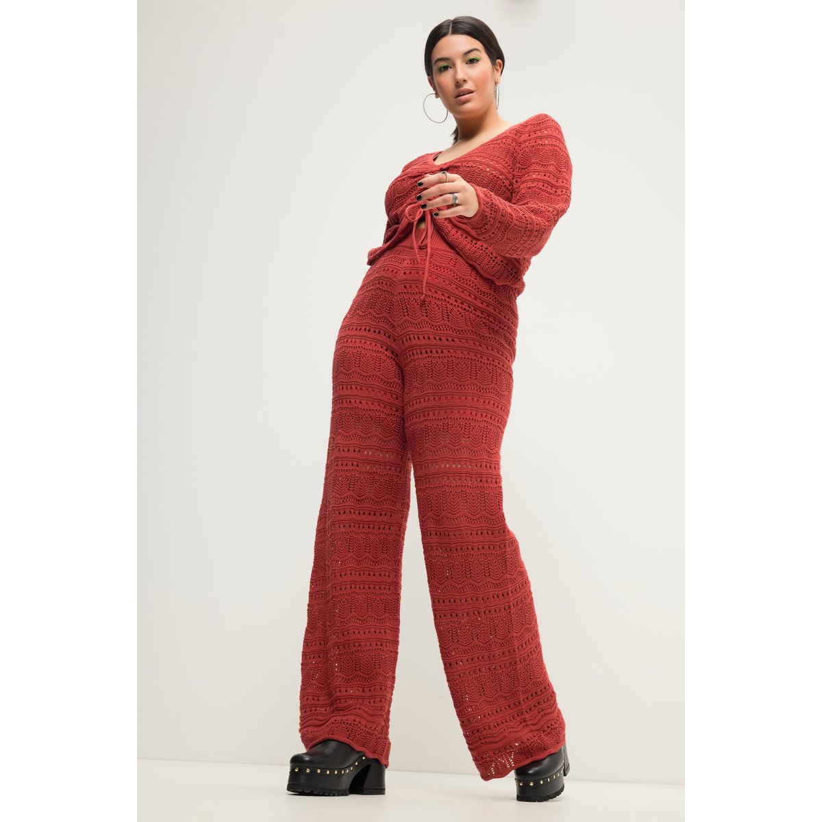 Pantalon en maille ajourée à coupe large rouge brique, STUDIO UNTOLD