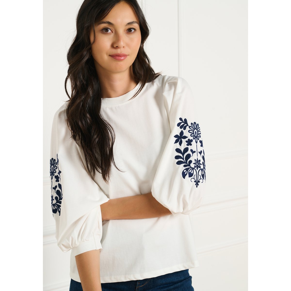 T-shirt manches brodées blanc casse, LOLALIZA
