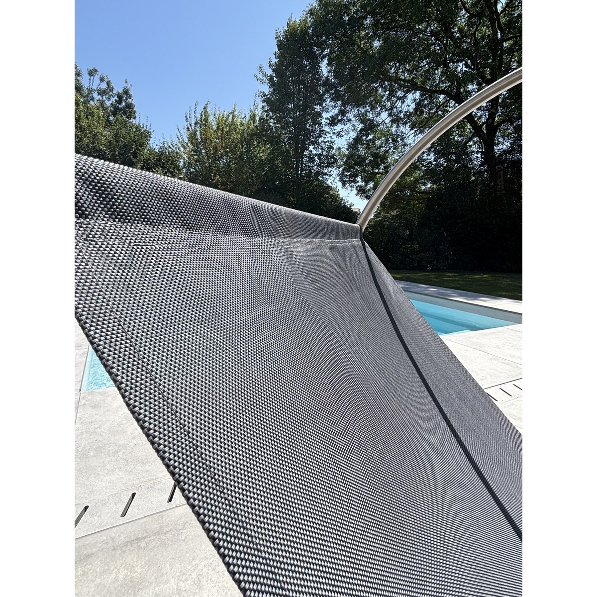 Fauteuil à bascule de jardin en inox et toile plastifiéee CAPRERA gris anthracite, DCB GARDEN