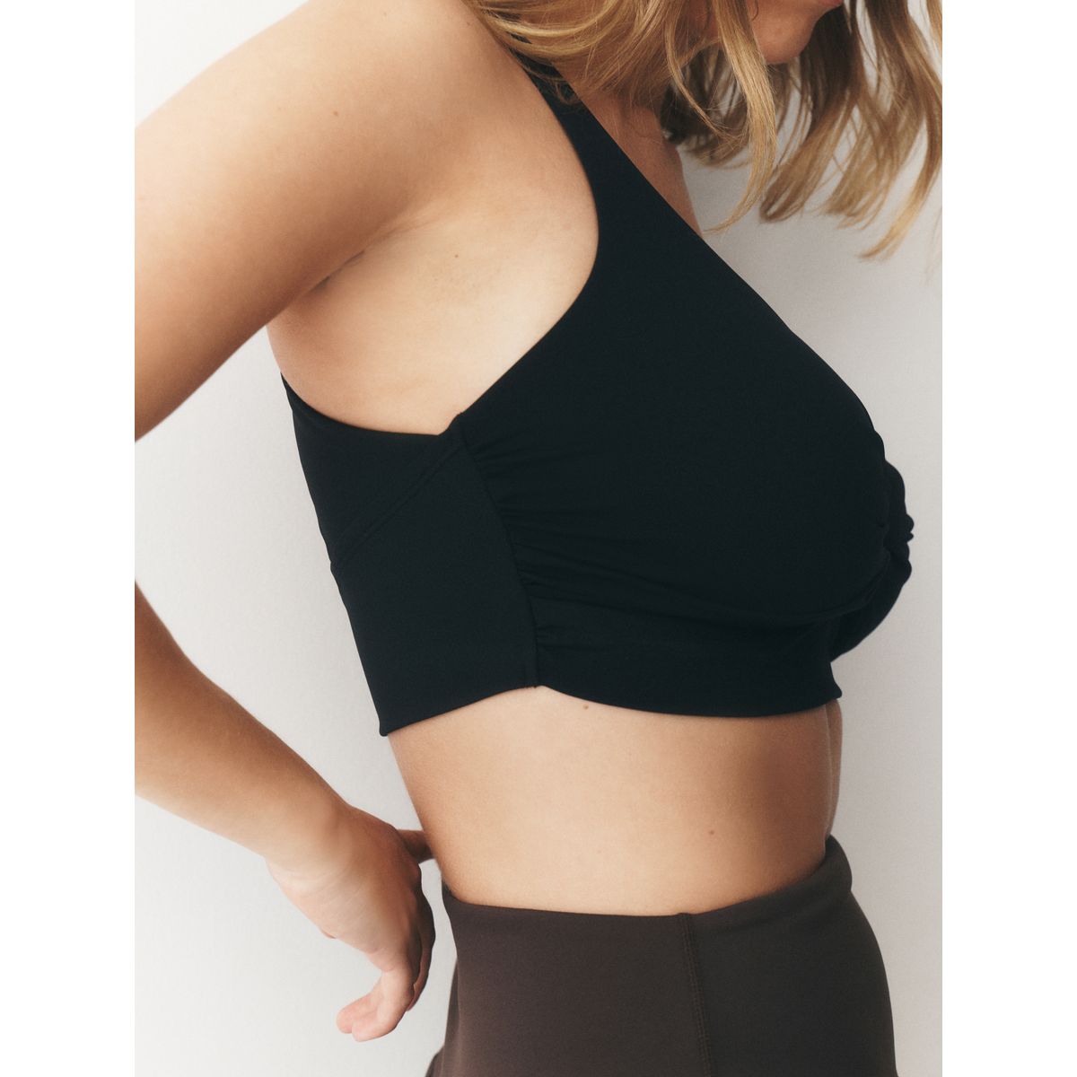 Brassière de sport croisée devant dd+ noir, NEXT