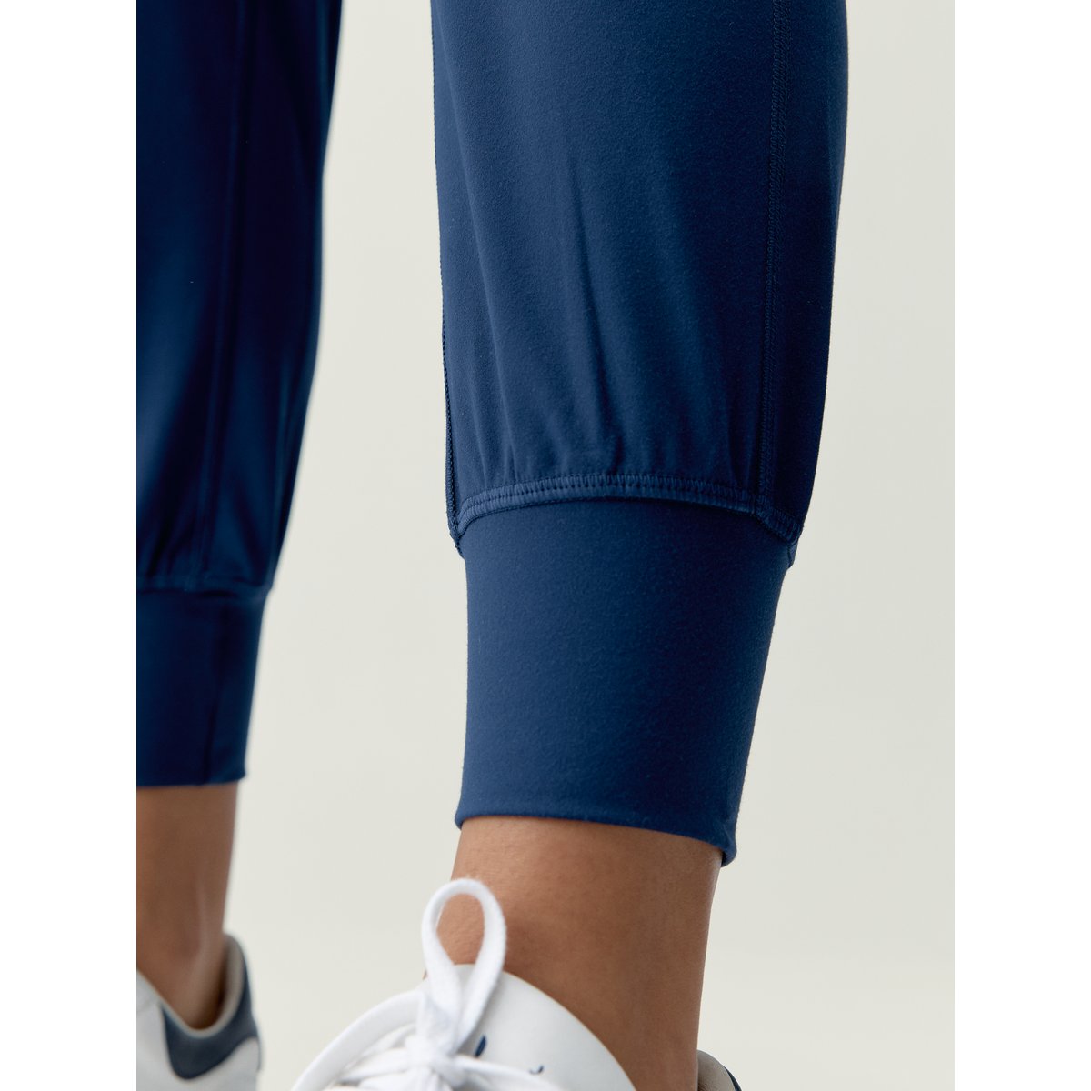 Pantalon de sport Performance Athleisure DABA bleu marine, BORN