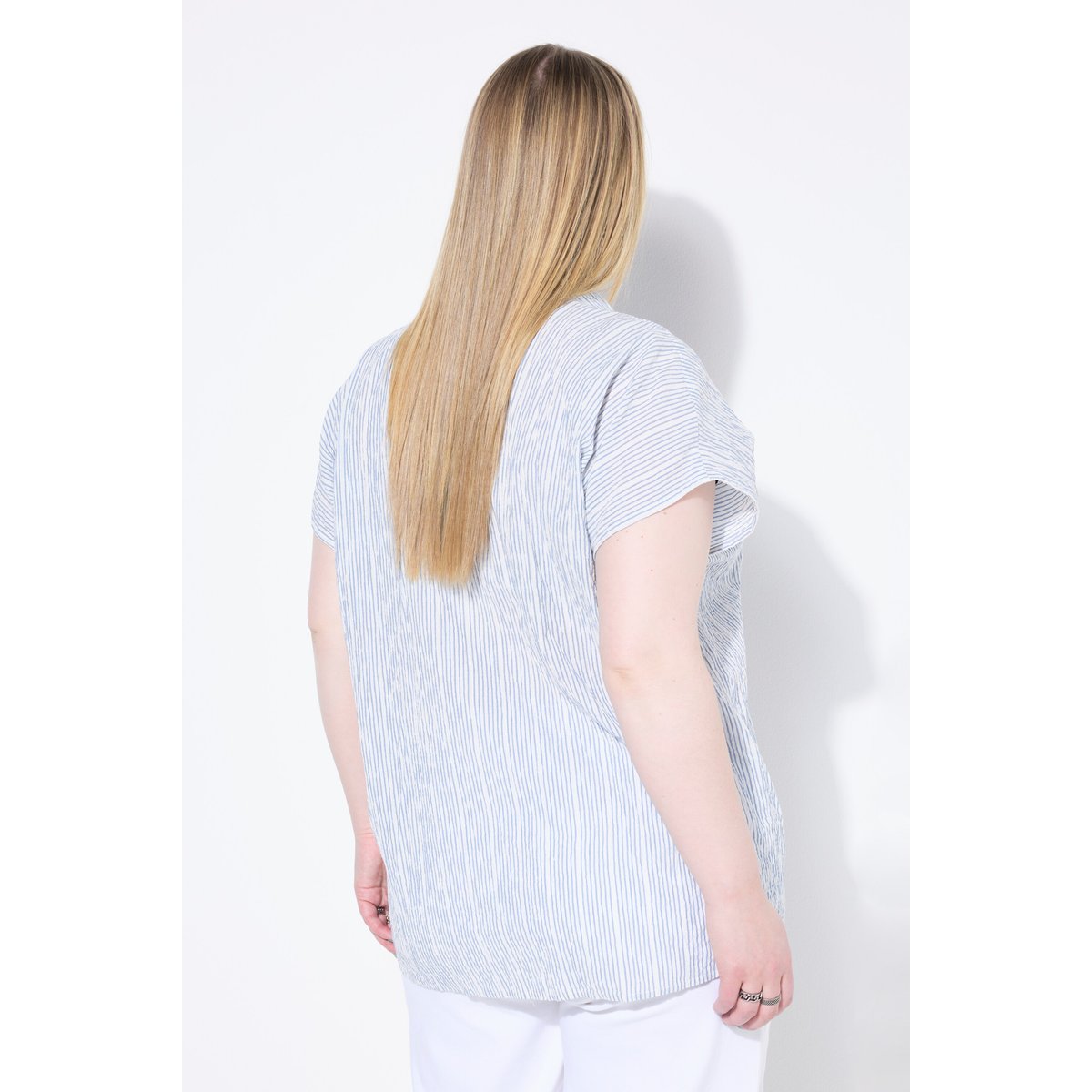 Blouse oversize, tissu texturé à rayures bleu ciel, STUDIO UNTOLD