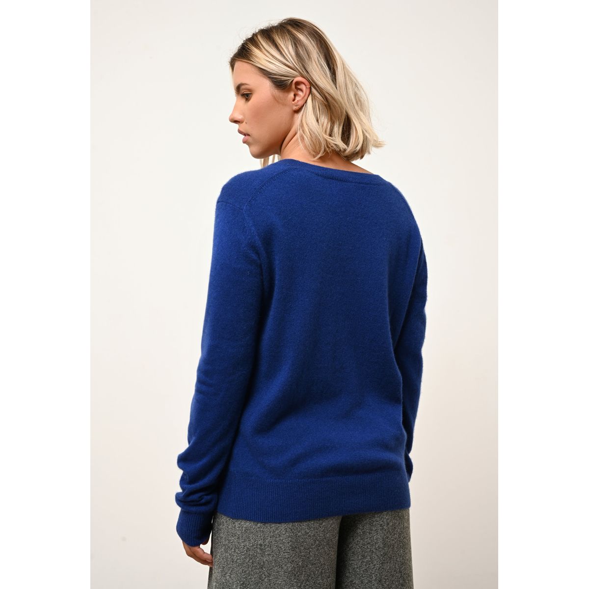 Pull Col V  Outremer Nora bleu foncé, JUST CASHMERE