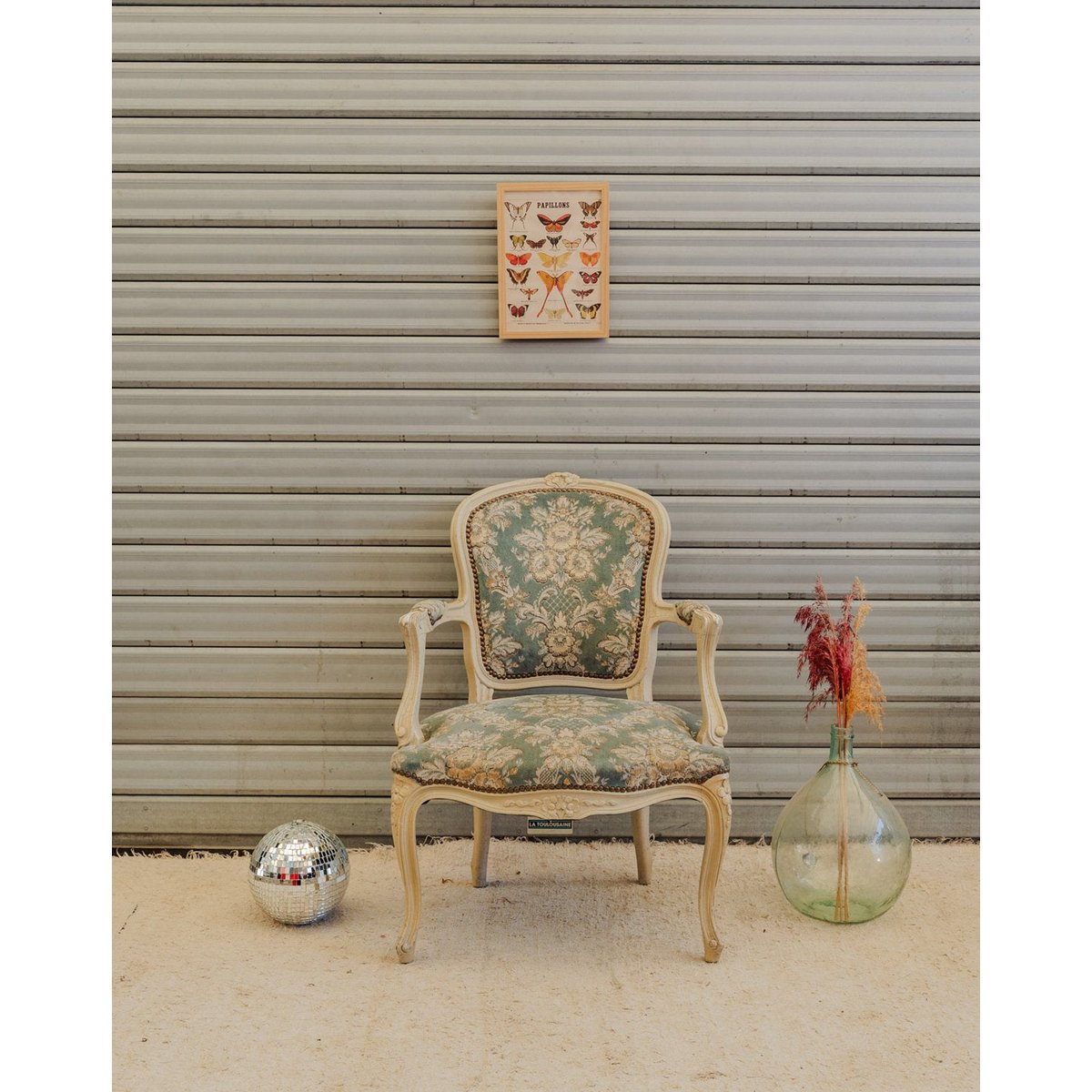 Fauteuil en bois beige et tissu bleu Ernest N°1618 - Bon état beige, DEBONGOUT