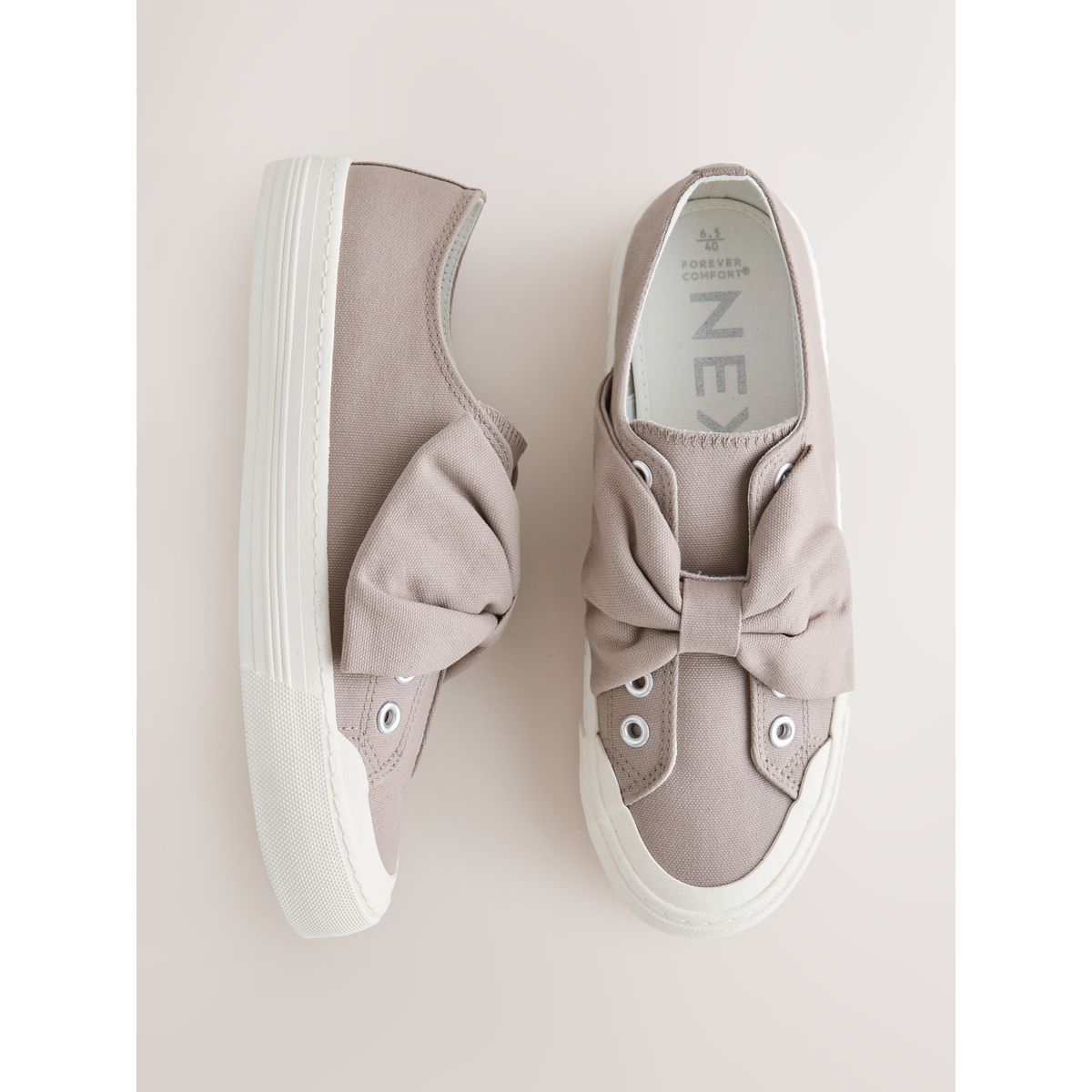 Baskets en toile avec nœud forever comfort® taupe, NEXT