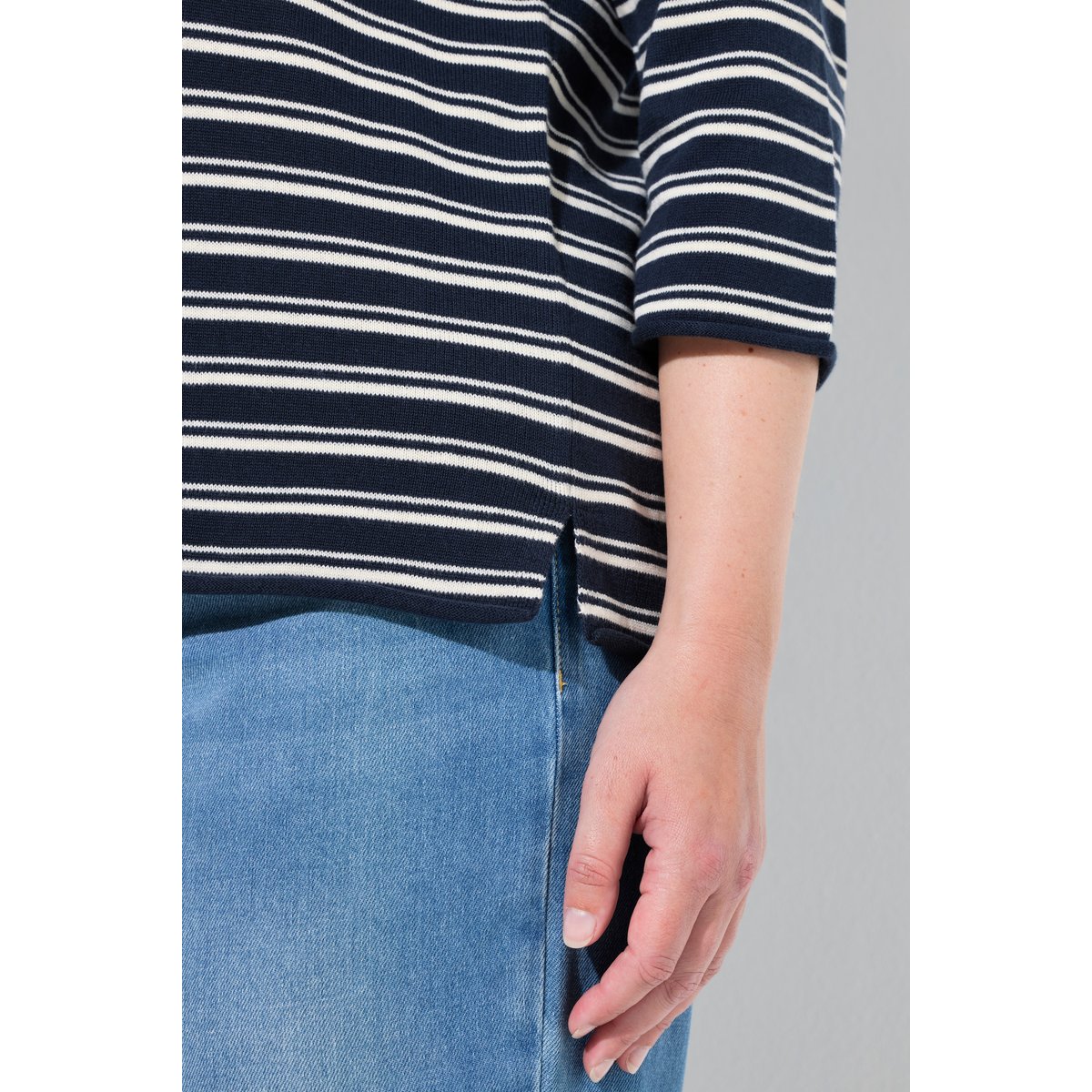Pull en coton bio à rayures marine, ULLA POPKEN