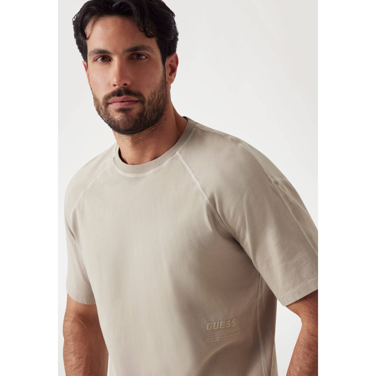 T-Shirt Logo Coupe Classique beige, GUESS