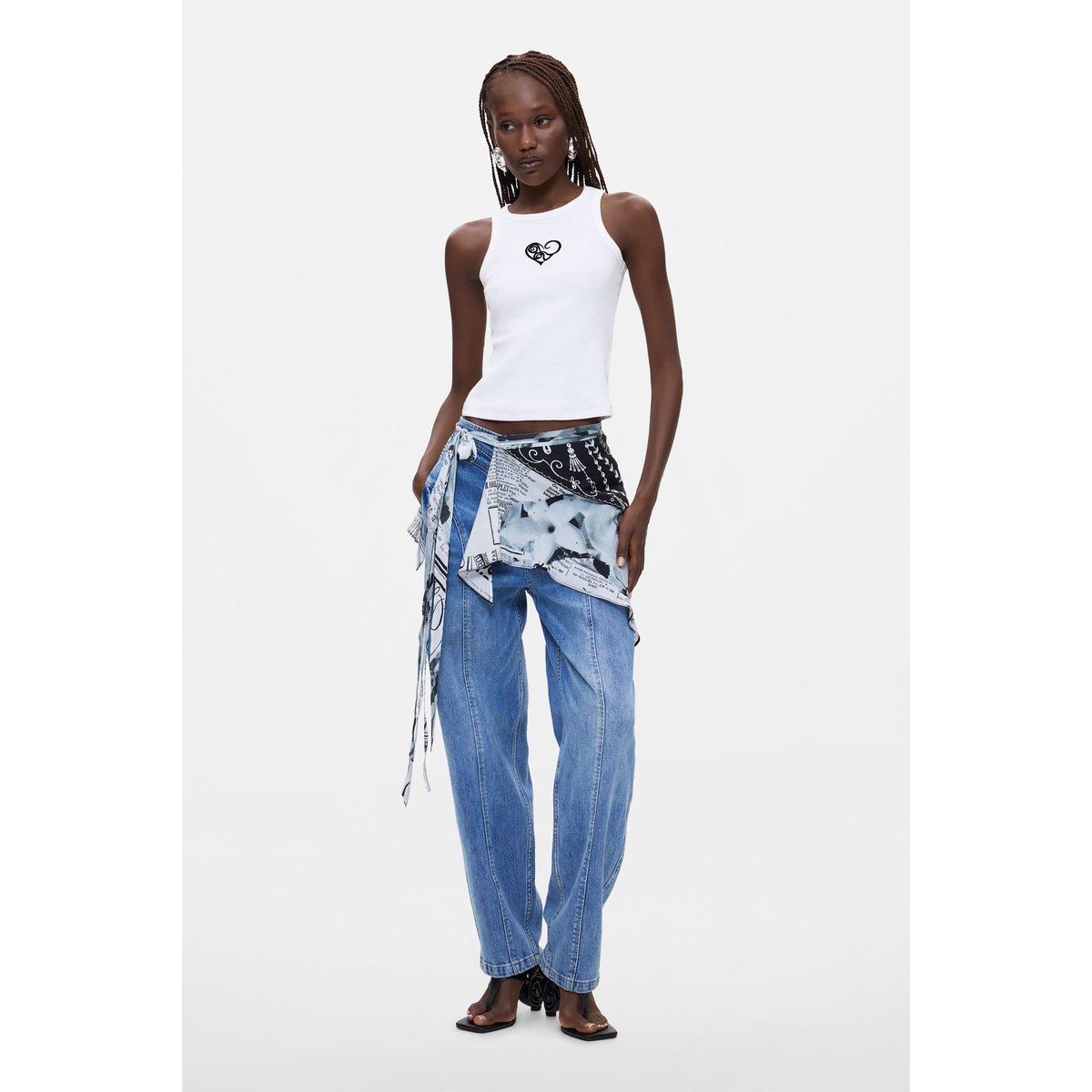 Foulard triangulaire noir, DESIGUAL