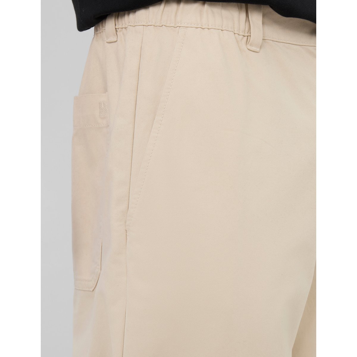 Pantalon en twill ample blanc cassé, BZB