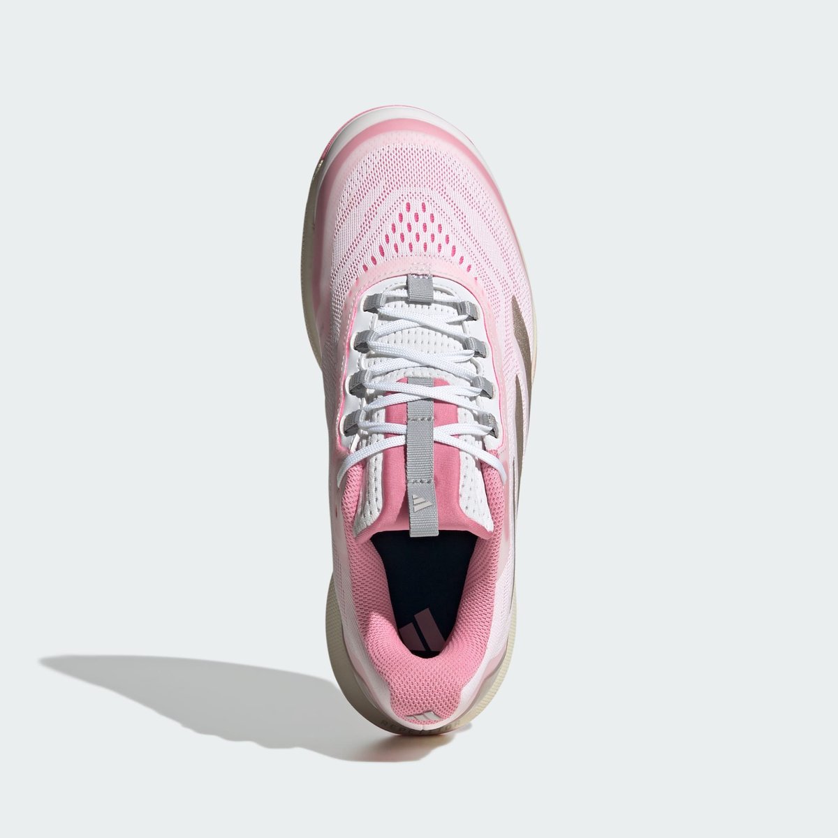 Chaussure de tennis Avacourt 2 cloud white / champagne met. / lucid pink, adidas Performance