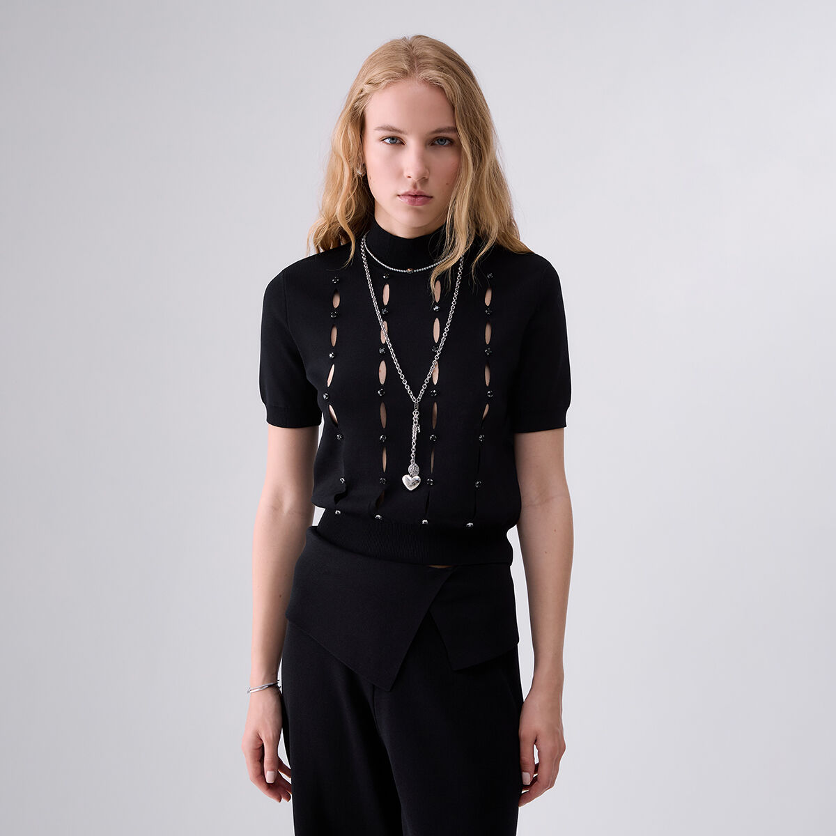 Pull à col camionneur avec découpes et perles noir, LIU JO