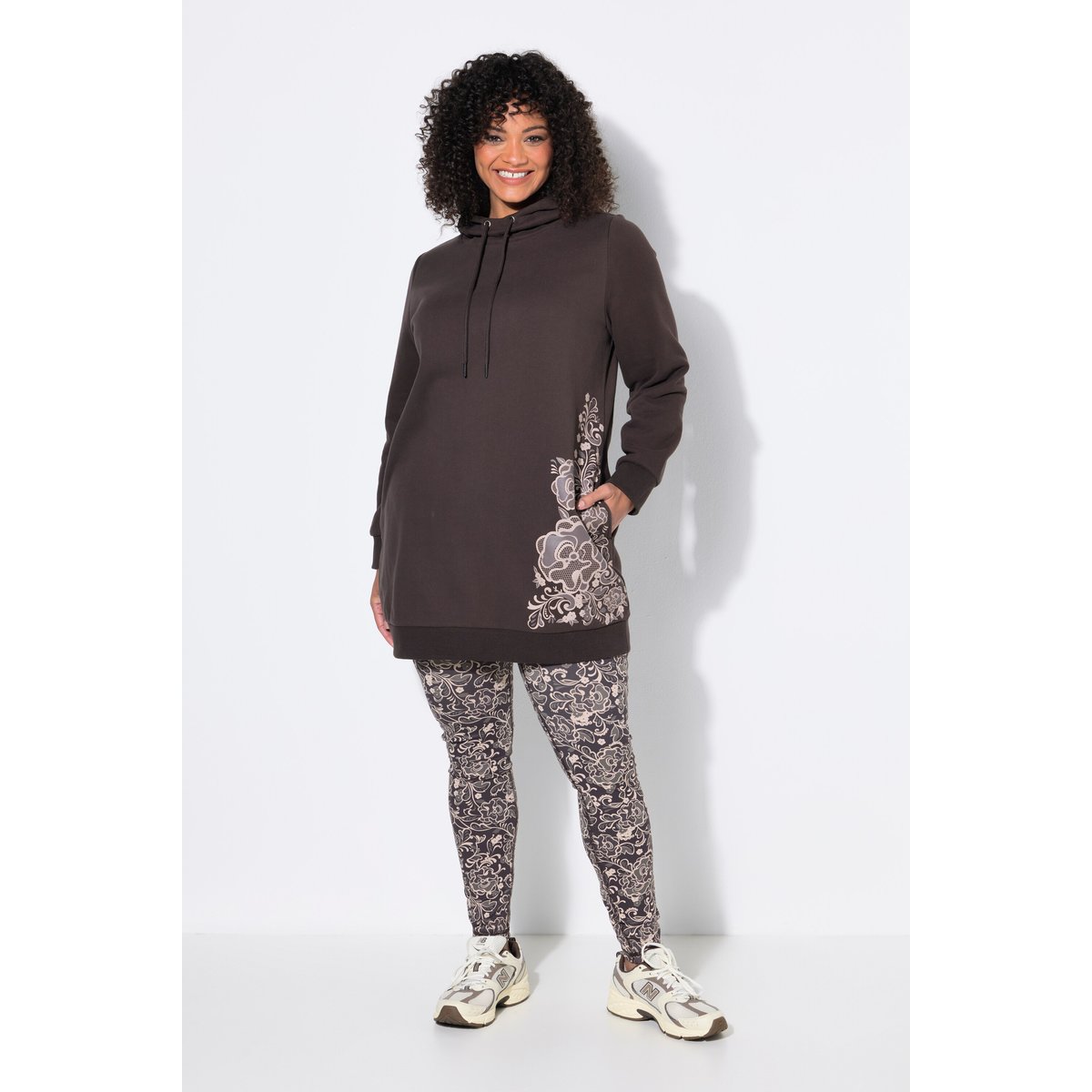Sweat-shirt oversize, motif à fleurs acajou, ULLA POPKEN