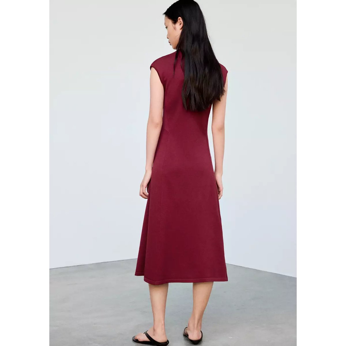 Robe en maille col V fraise, MANGO