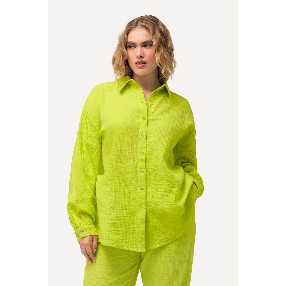 Chemisier oversize en mousseline vert fluo, ULLA POPKEN
