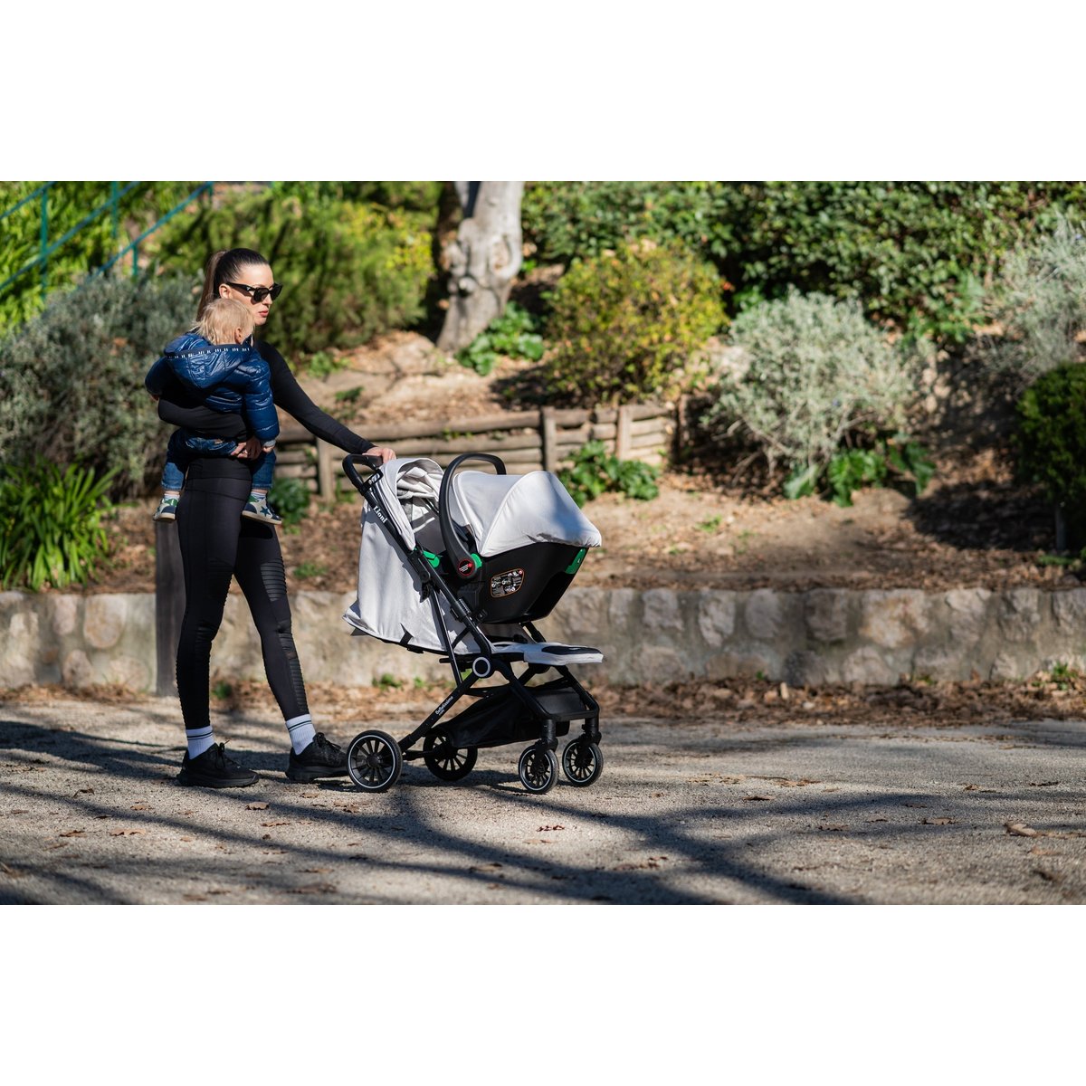 Poussette combinée duo 2 en 1 - siège auto 0+ Lioni – dès la naissance – jusqu’à 22kg - vert couleur unique, BEBELISSIMO J'AIME