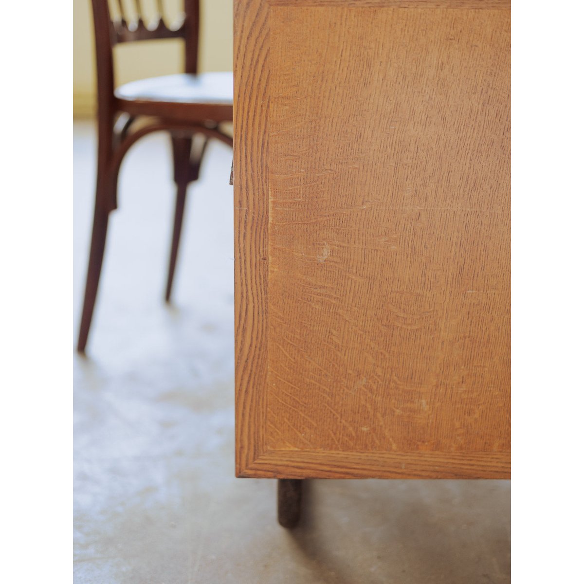 Bureau années 50 en bois Edouard N°628 - Bon état bois clair, DEBONGOUT