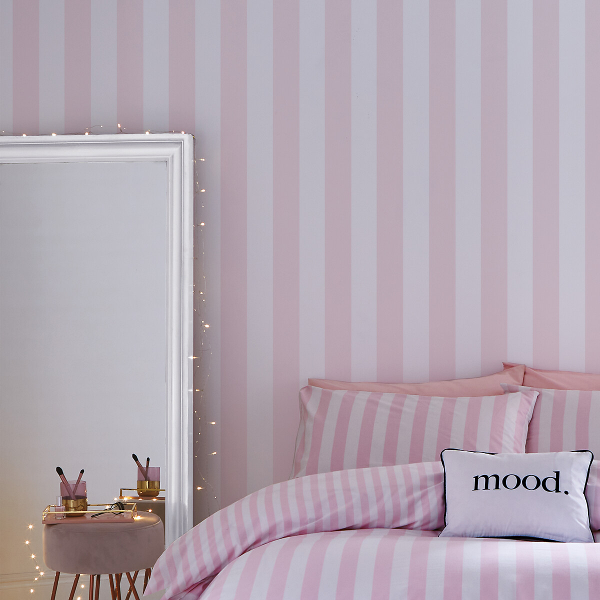 10m Stripe Tease Wallpaper white/pink, SASSY B