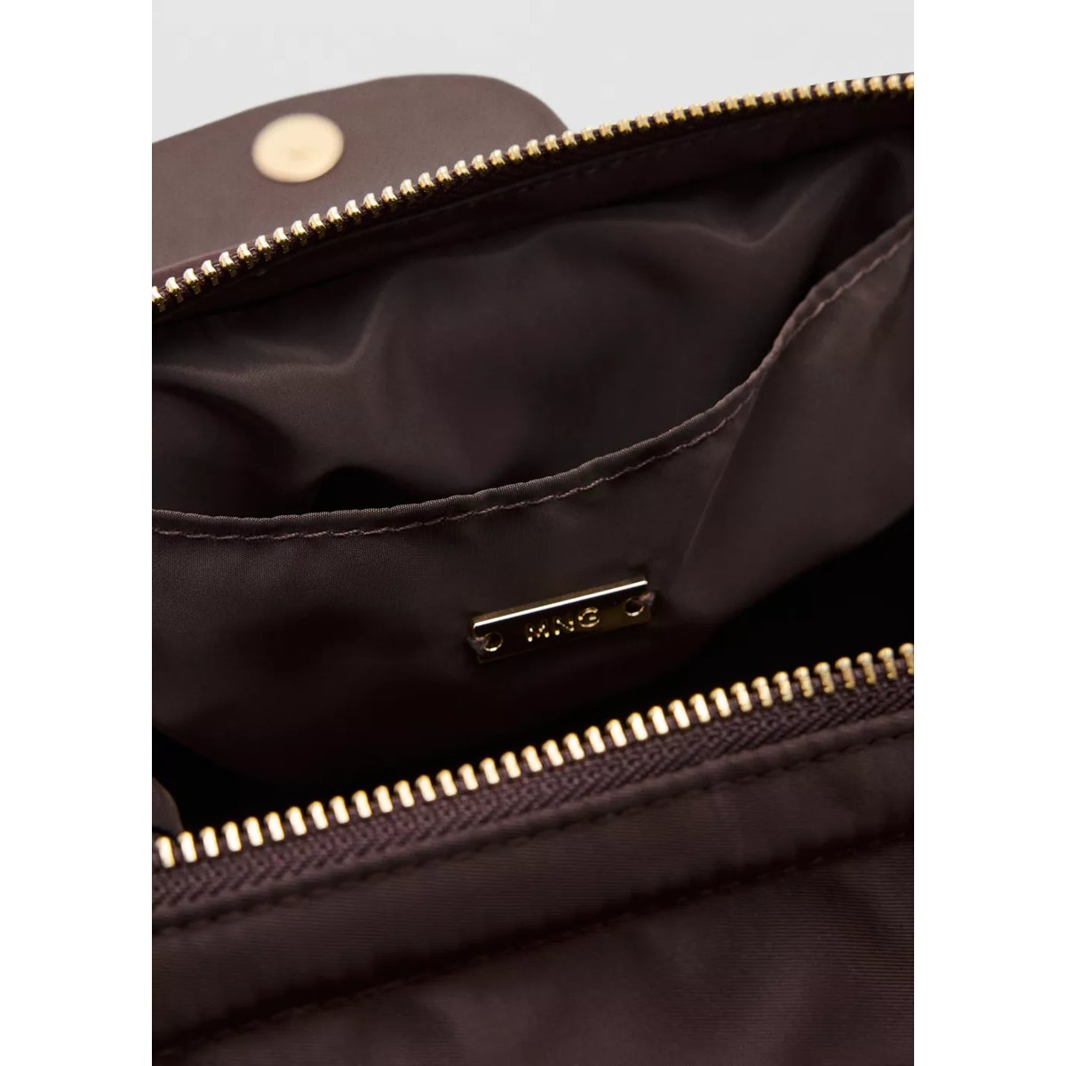 Trousse de toilette moyenne en nylon chocolat, MANGO