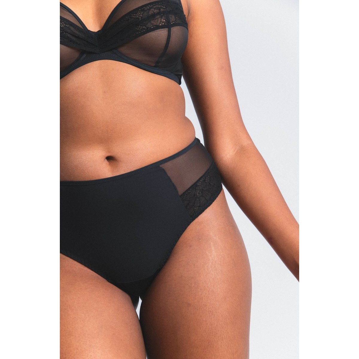 Shorty-tanga en dentelle NUDITÉ noir, MAISON LEJABY