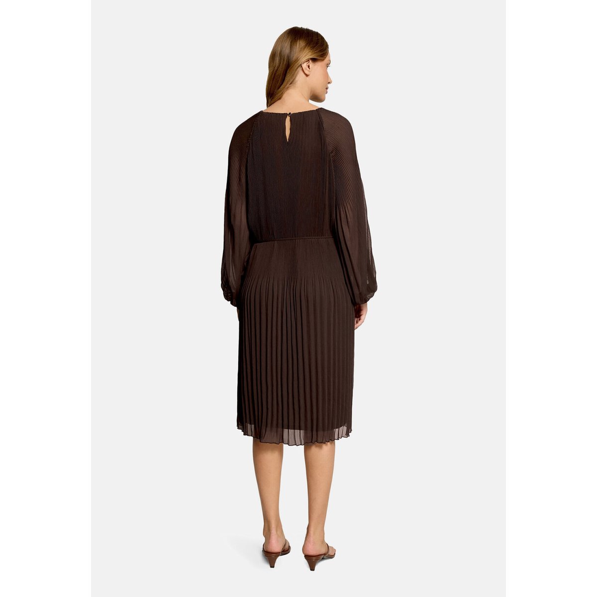 Robe en chiffon à ruches marron foncé, CARTOON