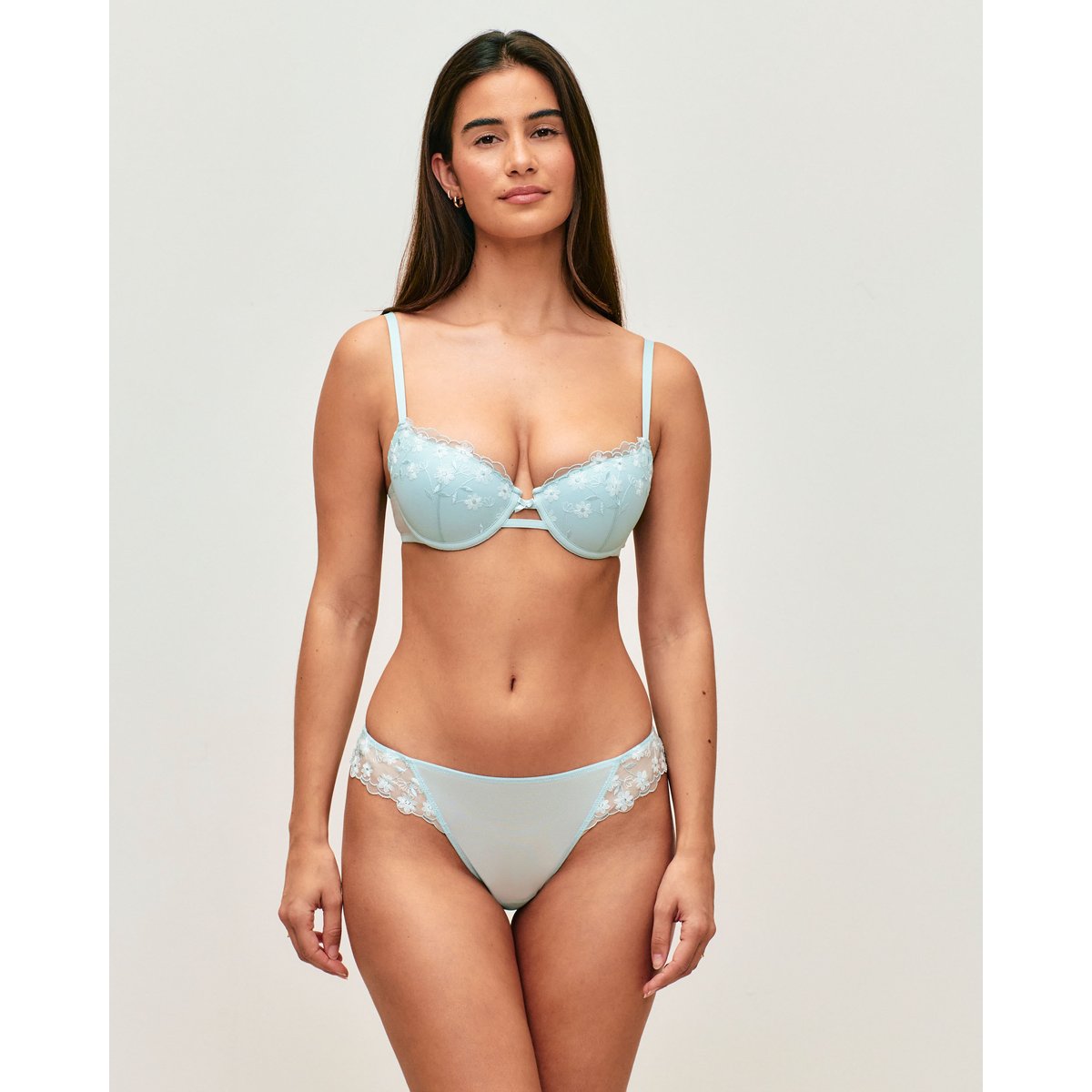Soutien-gorge ampliforme avec broderies florales DAISYLOVIZ bleu clair, UNDIZ