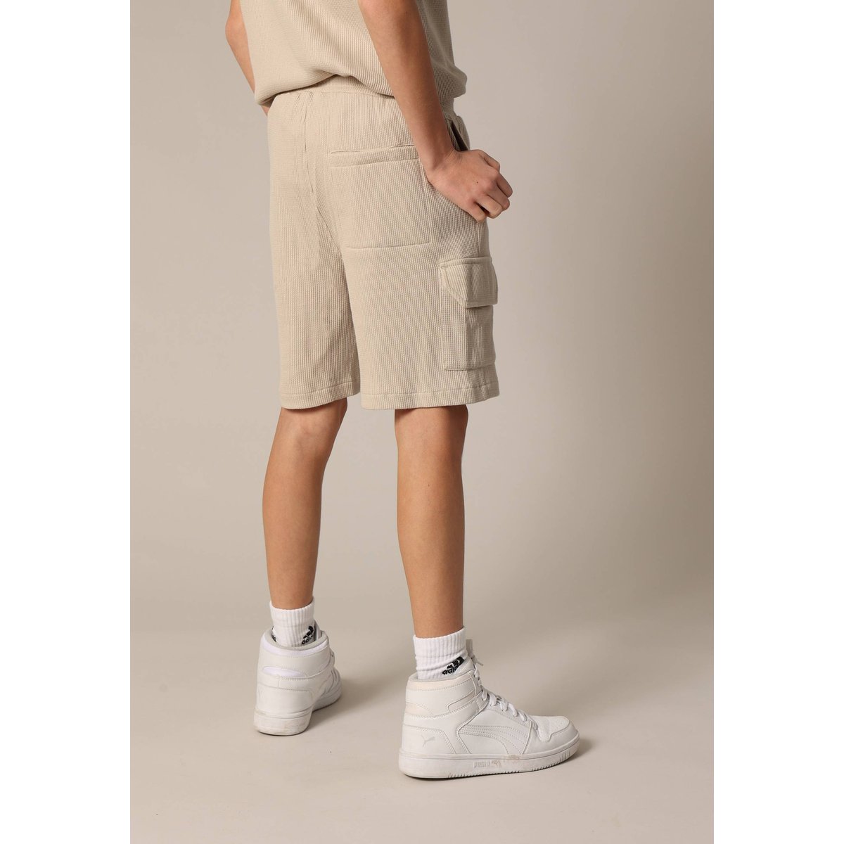 Short en coton gaufré avec taille élastiquée et multiples poches HOBART beige, DEELUXE
