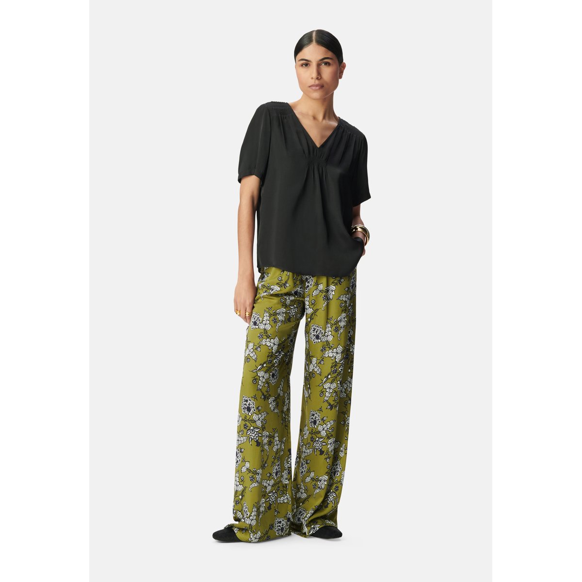 Top manches courtes satiné détails smocks noir, IKKS