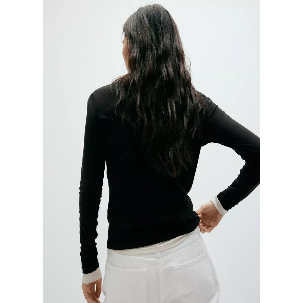T-shirt ajusté manches longues noir, MANGO