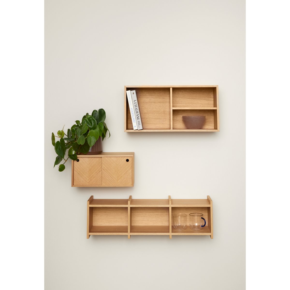 Étagère en placage de chêne HERRINGBONE naturel, HUBSCH