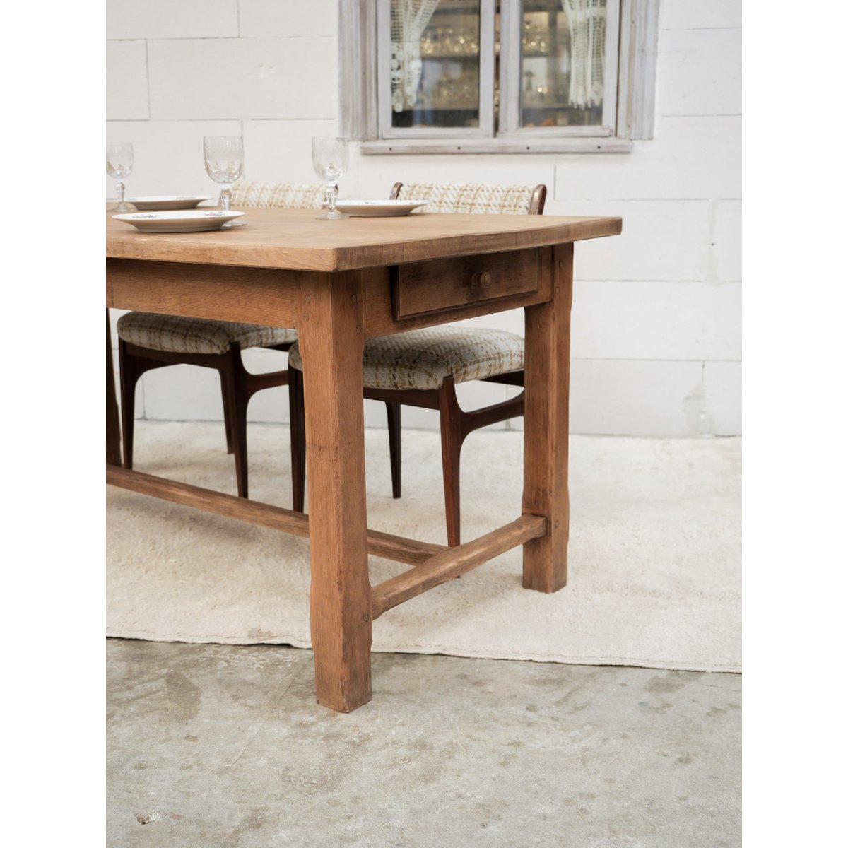 Table à manger rectangulaire en bois Romy N°1543 - Bon état bois clair, DEBONGOUT