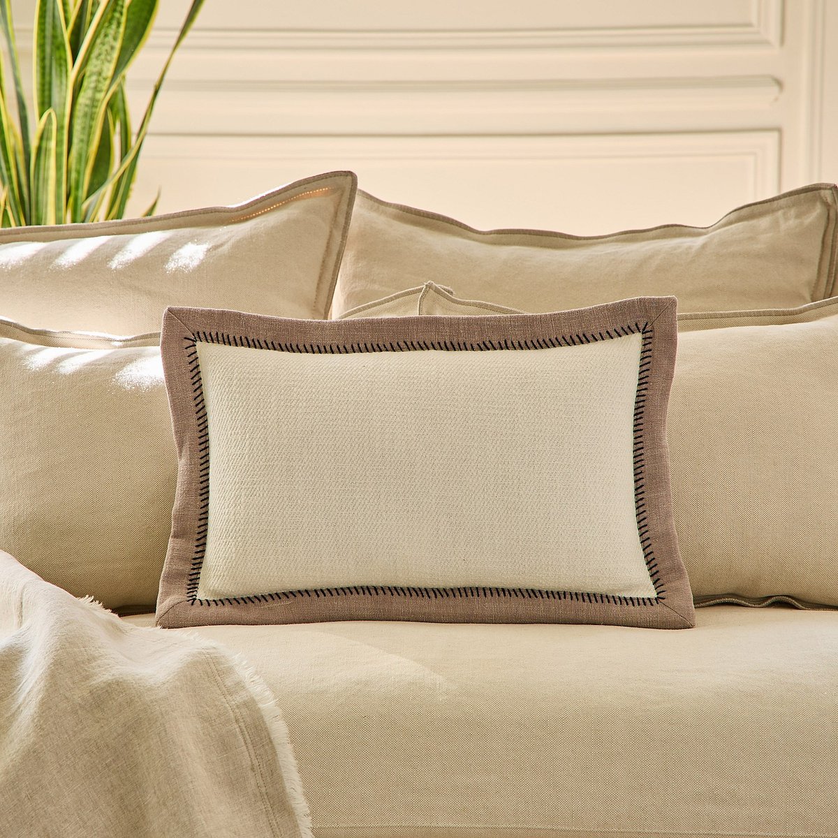 Coussin en coton - 30 x 50 cm BERTHE mauve, blanc, HABITAT