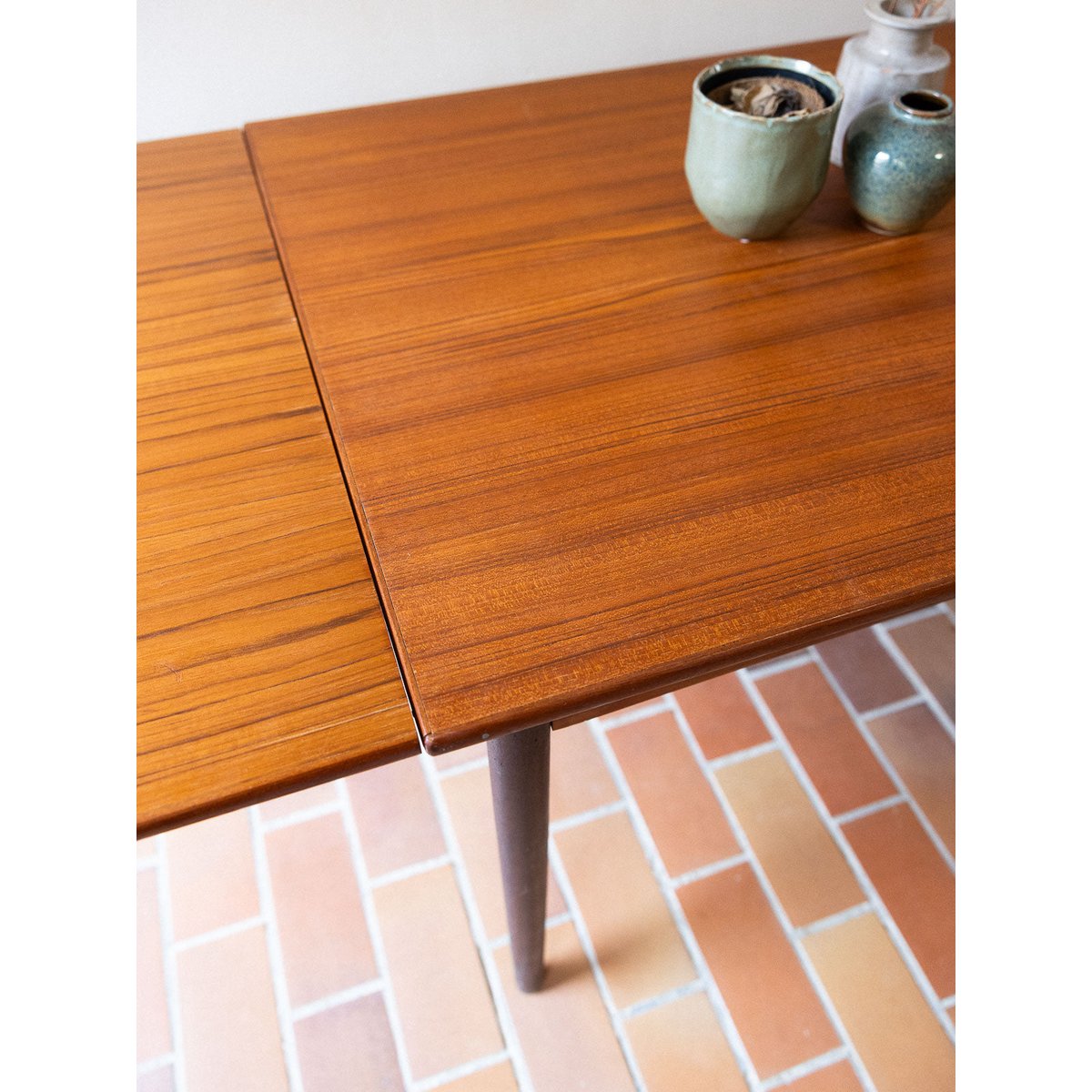 Table à manger en teck Karla N°1235 - Bon état marron, DEBONGOUT