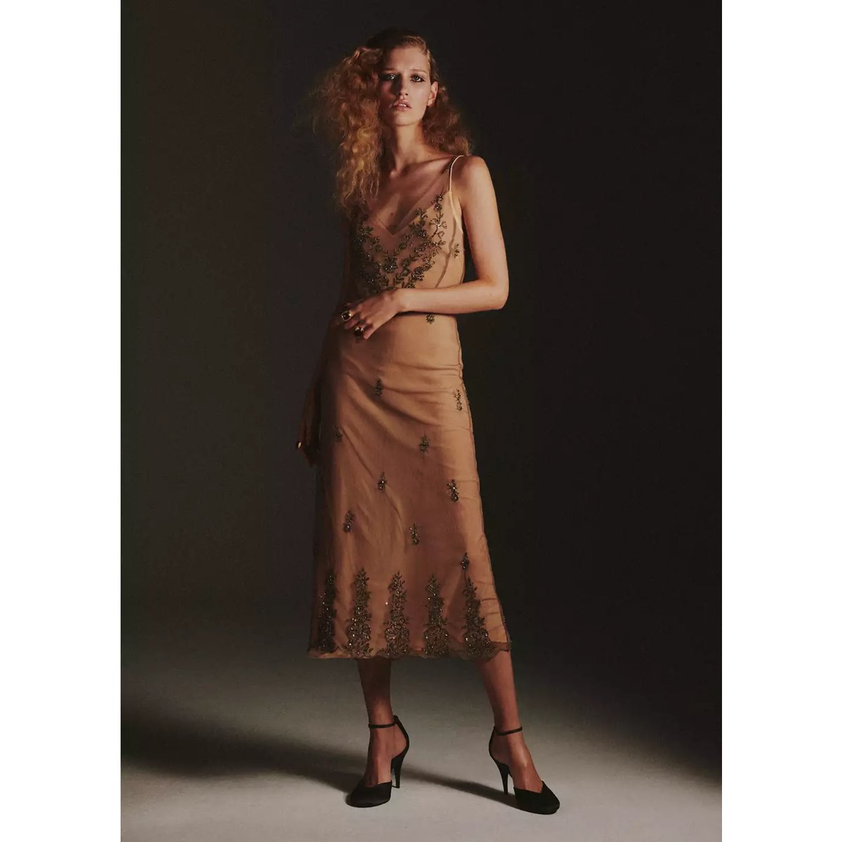 Robe en mousseline à strass nude, MANGO