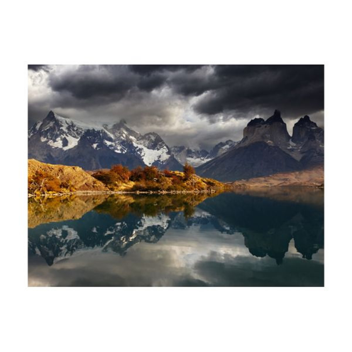 Papier peint intissé panoramique Paysage Torres del Paine National Park beige, EDEN