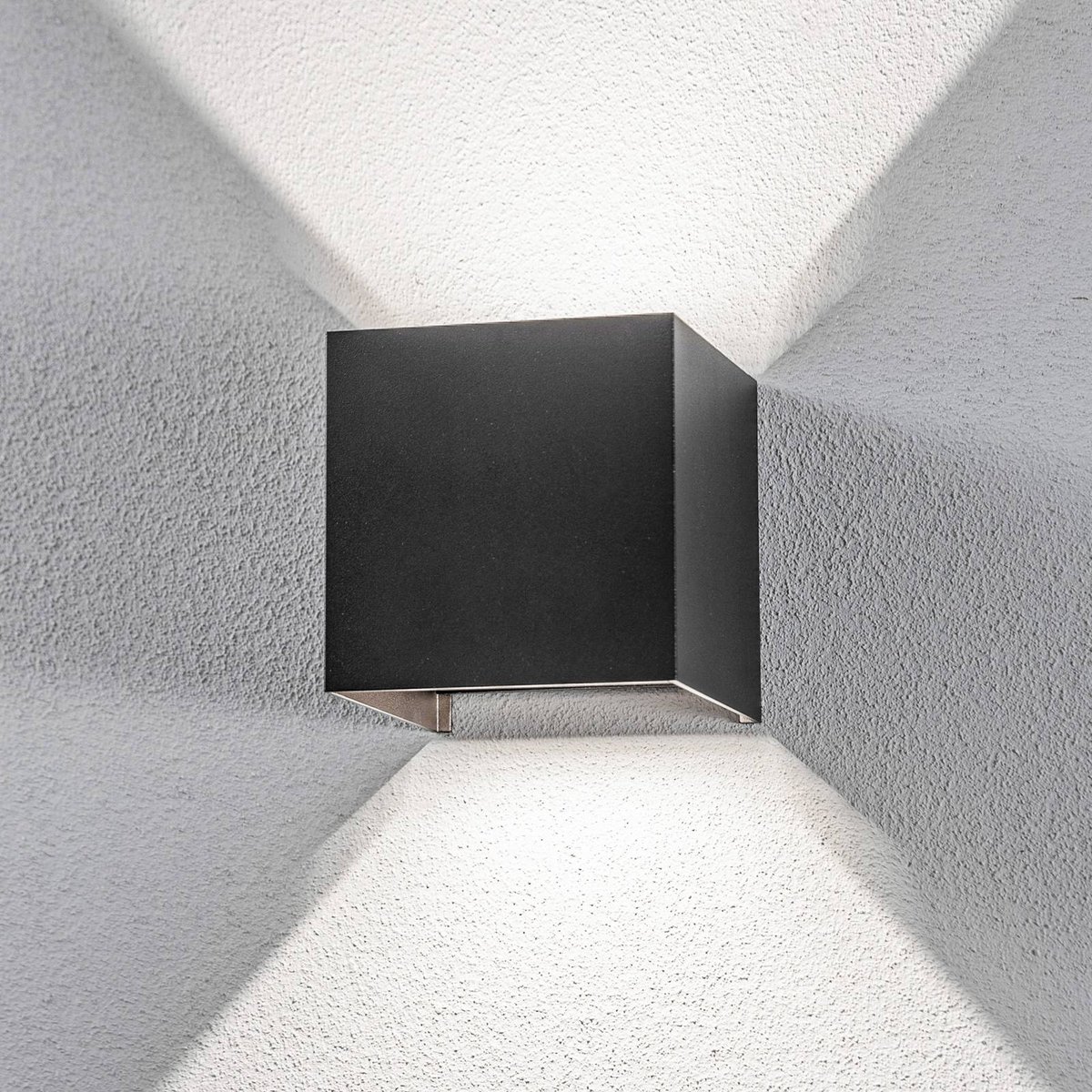 Applique extérieure en métal moderneLED noir, LINDBY