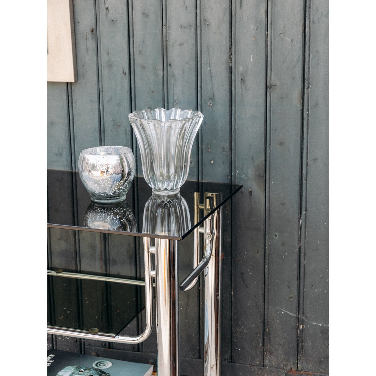 Desserte en chrome et verre fumé au style space-âge Anouk N°331 - Bon état fumé, DEBONGOUT