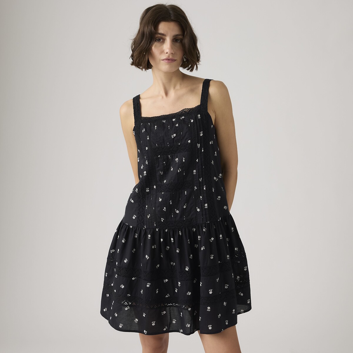 Vestido corto de tirantes, estampado floral estampado flores fondo negro, LEVI'S