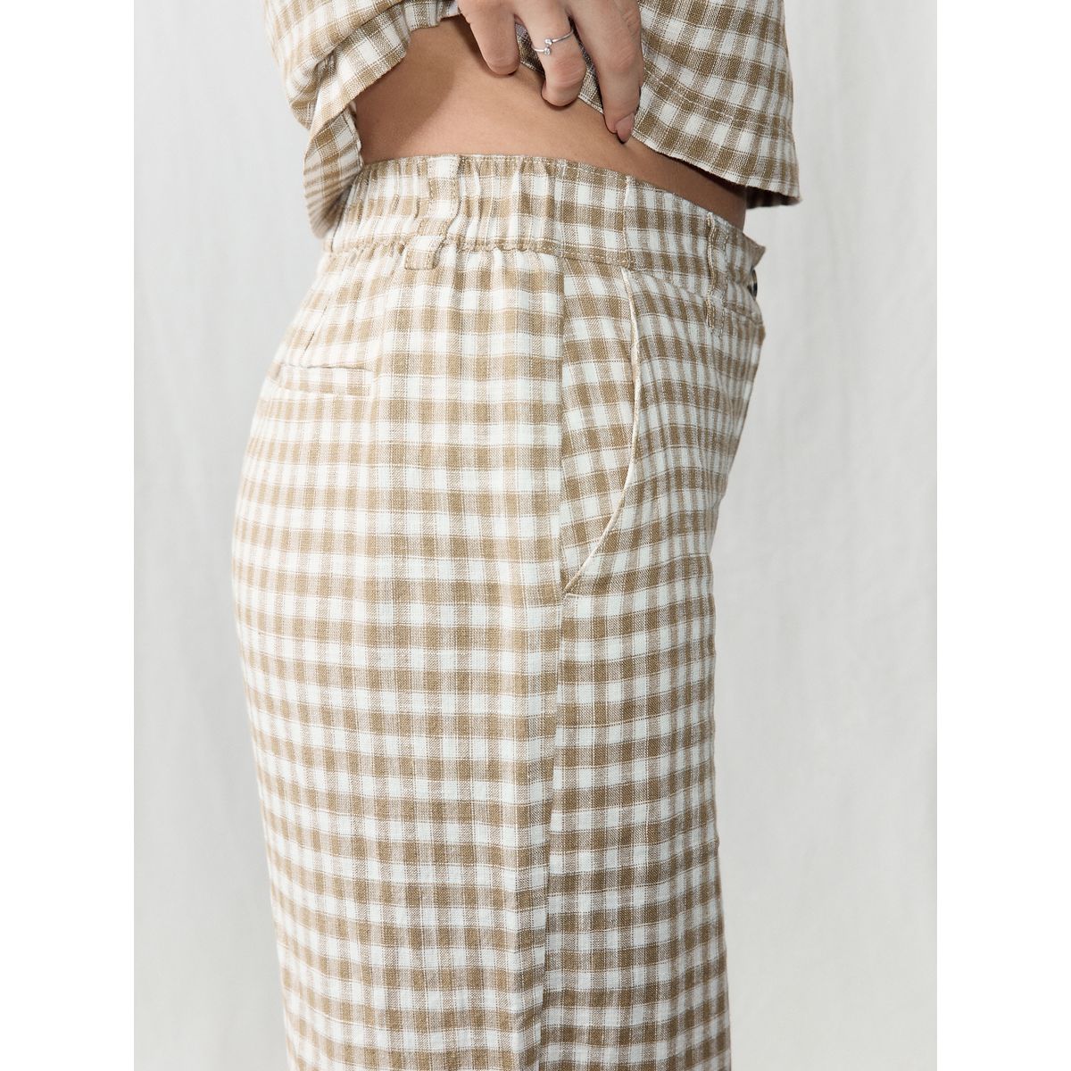 Pantalon large habillé en mélange de lin vichy marron/écru, NEXT