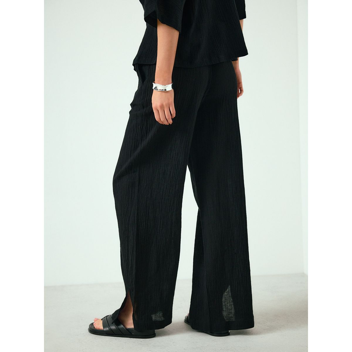 Pantalon large texturé contenant du lin noir, NEXT
