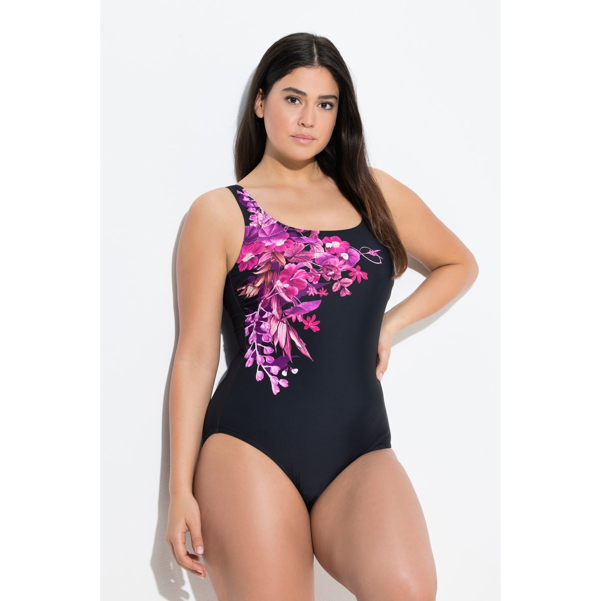 Maillot de bain sans bonnets souples. Motif noir, ULLA POPKEN