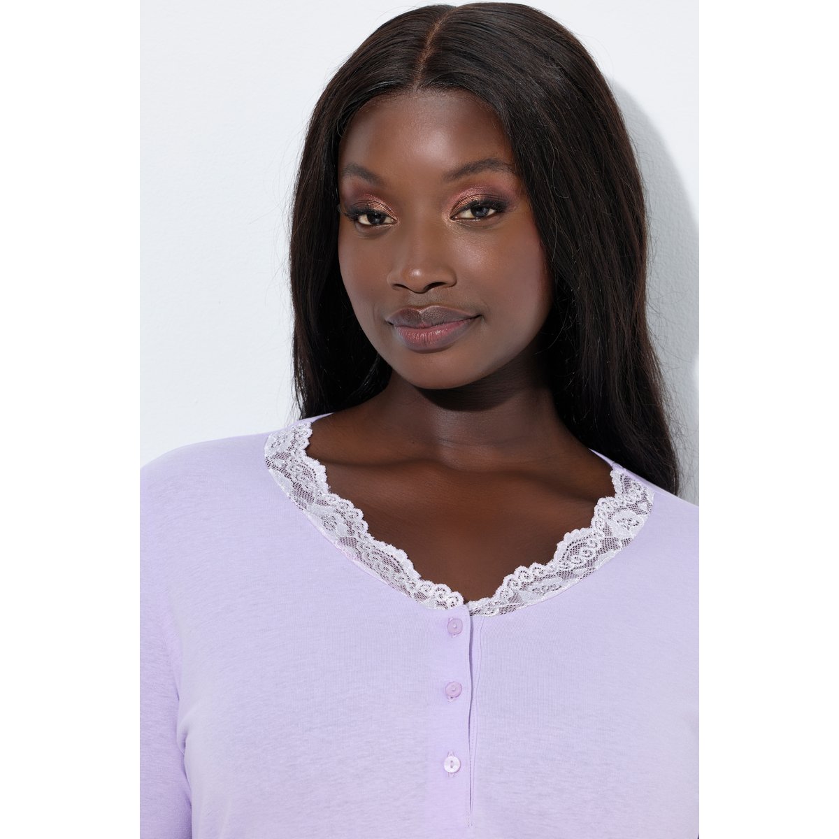 Chemise de nuit avec dentelle lavande tendre, ULLA POPKEN