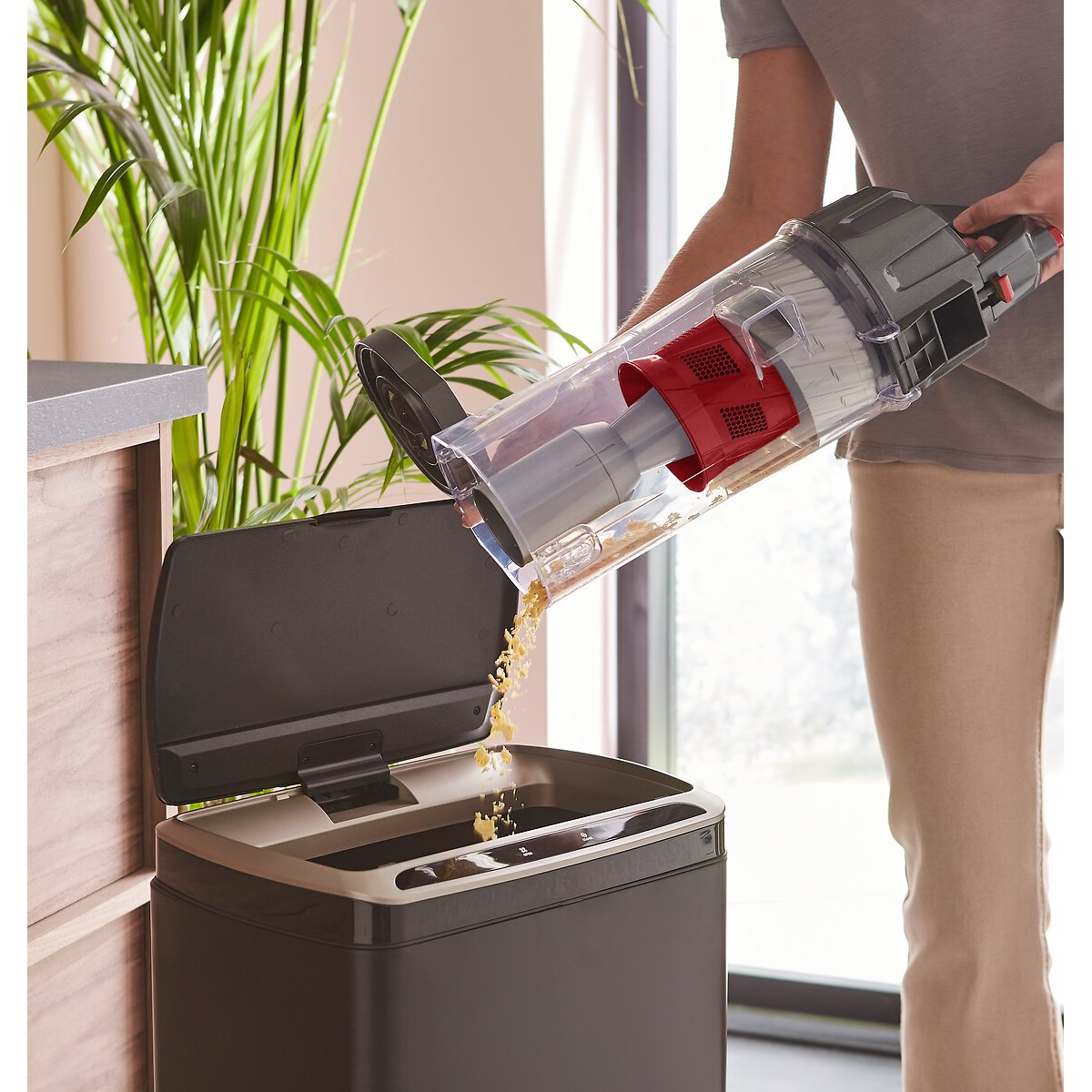 MRXUPRIGHTFLEX PowerLite Stretch Upright Vacuum - 711000 black, MORPHY RICHARDS